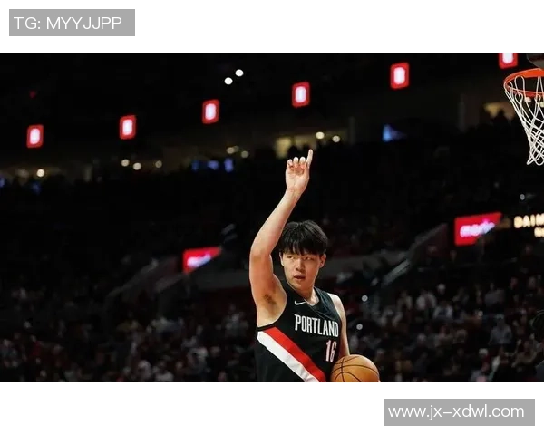 开拓者宣告！下放二阵防卫中锋！杨瀚森背靠背1+1+1